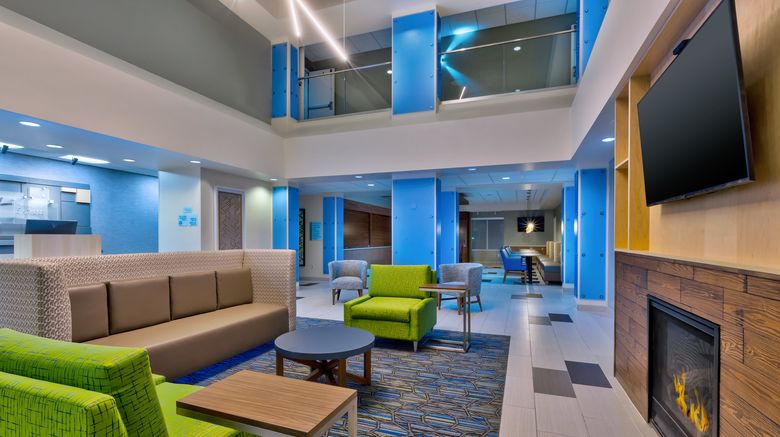 <b>Holiday Inn Express & Suites Effingham Lobby</b>. Images powered by <a href="https://www.leonardoworldwide.com/" title="Leonardo Worldwide" target="_blank">Leonardo</a>.