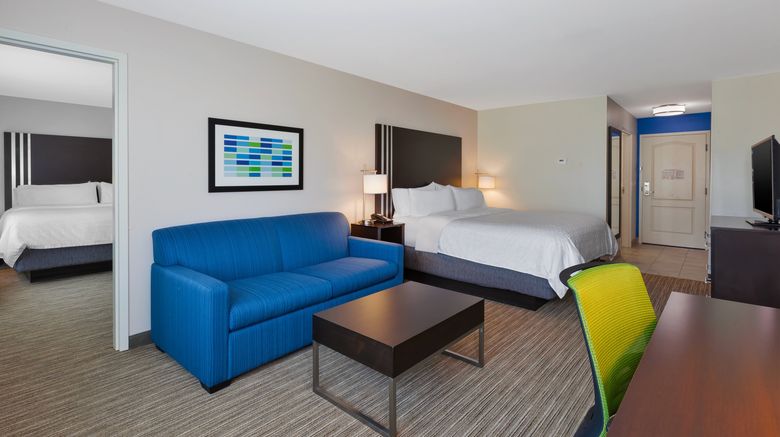 <b>Holiday Inn Express & Suites Effingham Suite</b>. Images powered by <a href="https://www.leonardoworldwide.com/" title="Leonardo Worldwide" target="_blank">Leonardo</a>.