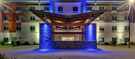 Holiday Inn Express & Suites Effingham Exterior