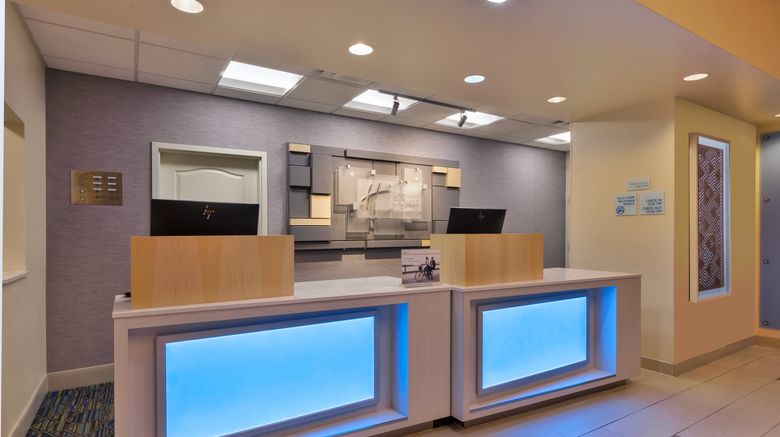 <b>Holiday Inn Express & Suites Effingham Lobby</b>. Images powered by <a href="https://www.leonardoworldwide.com/" title="Leonardo Worldwide" target="_blank">Leonardo</a>.