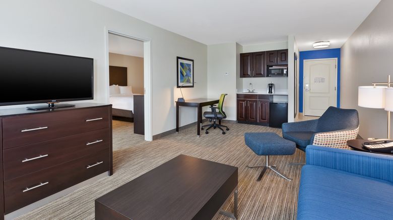 <b>Holiday Inn Express & Suites Effingham Suite</b>. Images powered by <a href="https://www.leonardoworldwide.com/" title="Leonardo Worldwide" target="_blank">Leonardo</a>.