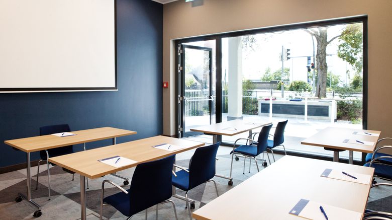 <b>Holiday Inn Express Darmstadt Meeting</b>. Images powered by <a href="https://www.leonardoworldwide.com/" title="Leonardo Worldwide" target="_blank">Leonardo</a>.