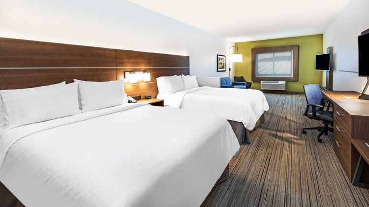 Holiday Inn Express Hotel & Suites Room