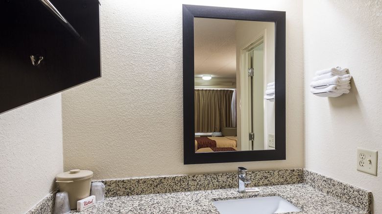 <b>Red Roof Inn Chicago - O'Hare Airport Room</b>. Images powered by <a href="https://www.leonardoworldwide.com/" title="Leonardo Worldwide" target="_blank">Leonardo</a>.