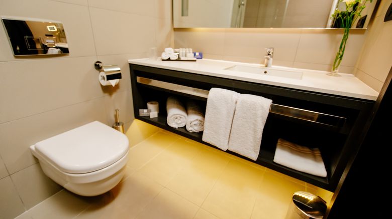 <b>Crowne Plaza Belgrade Room</b>. Images powered by <a href="https://www.leonardoworldwide.com/" title="Leonardo Worldwide" target="_blank">Leonardo</a>.