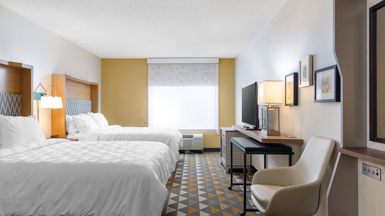 Holiday Inn Cleveland Room