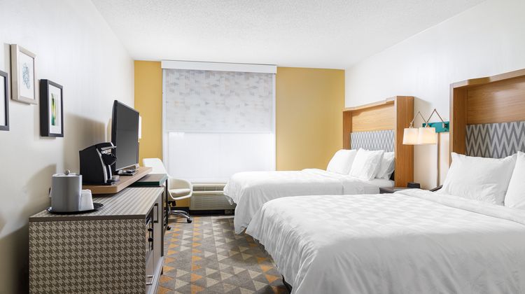 Holiday Inn Cleveland Room