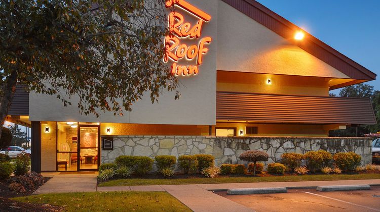 Red Roof Inn Huntington Exterior