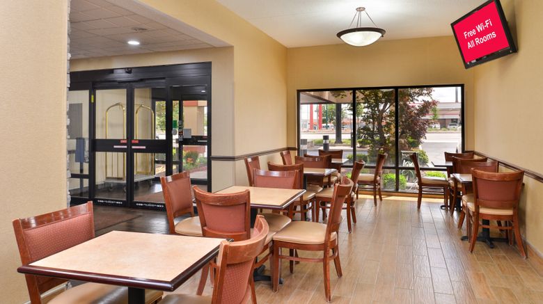 <b>Red Roof Inn & Suites Columbus - W Broad Lobby</b>. Images powered by <a href="https://www.leonardoworldwide.com/" title="Leonardo Worldwide" target="_blank">Leonardo</a>.