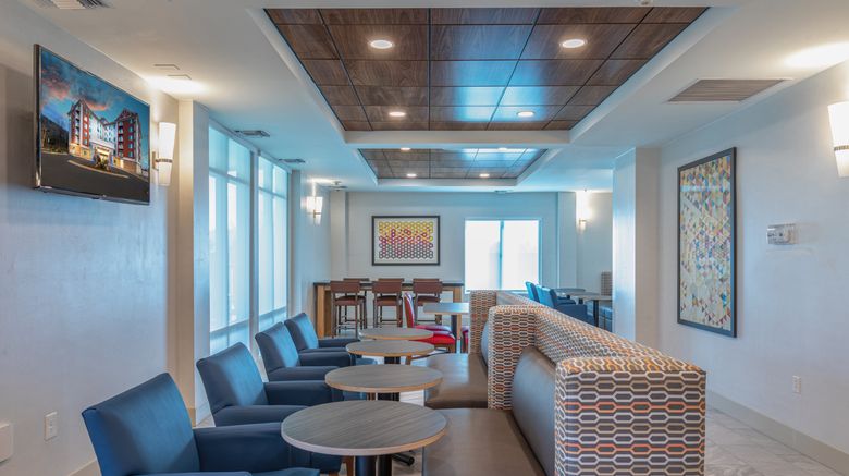 <b>Holiday Inn Asheville-Downtown Restaurant</b>. Images powered by <a href="https://www.leonardoworldwide.com/" title="Leonardo Worldwide" target="_blank">Leonardo</a>.