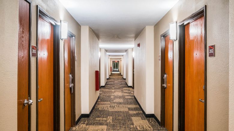 <b>Red Roof Inn Spartanburg – I-26 Lobby</b>. Images powered by <a href="https://www.leonardoworldwide.com/" title="Leonardo Worldwide" target="_blank">Leonardo</a>.
