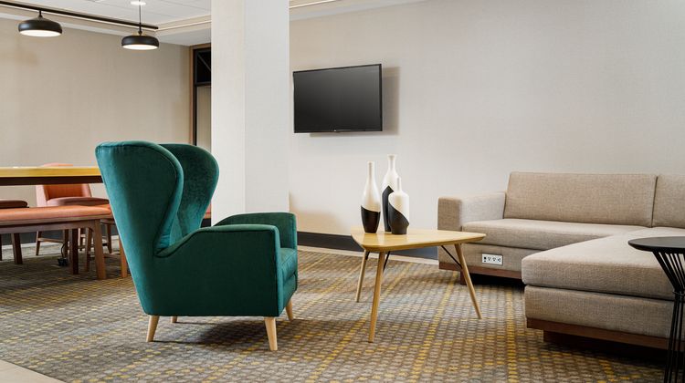 Holiday Inn Cleveland Lobby