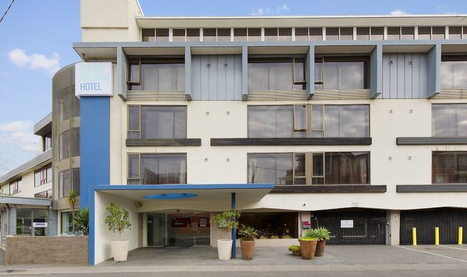 Cosmopolitan Hotel Exterior