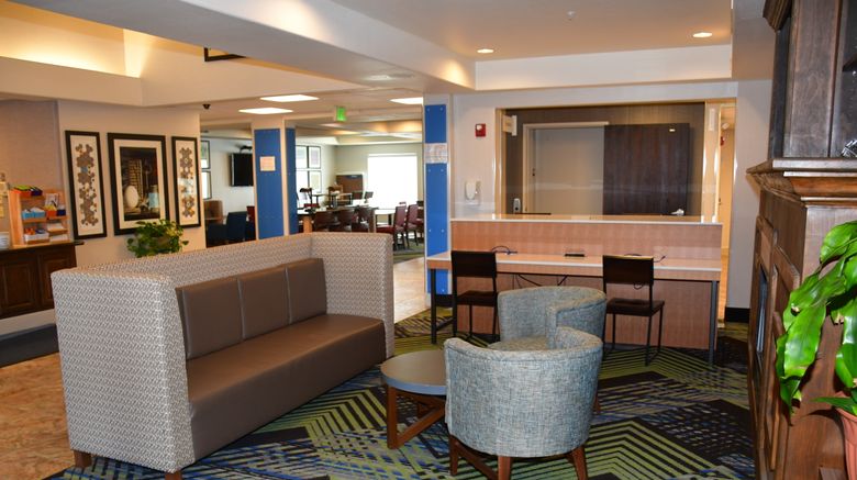 <b>Holiday Inn Express Evanston Lobby</b>. Images powered by <a href="https://www.leonardoworldwide.com/" title="Leonardo Worldwide" target="_blank">Leonardo</a>.