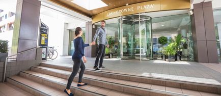 Crowne Plaza Canberra Exterior