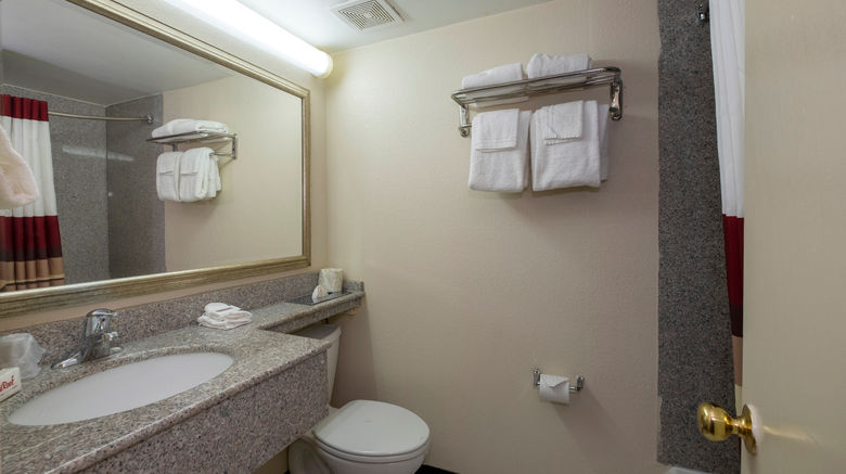 <b>Red Roof Inn Warrenton Room</b>. Images powered by <a href="https://www.leonardoworldwide.com/" title="Leonardo Worldwide" target="_blank">Leonardo</a>.