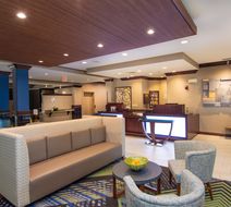 Holiday Inn Express & Stes Medical Dist Lobby