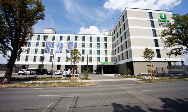 Holiday Inn Express Darmstadt Exterior