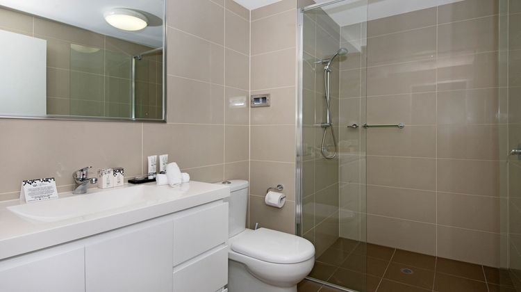 Allure Hotel and Apartments Room
