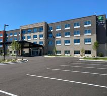Holiday Inn Express & Stes Madison West Exterior
