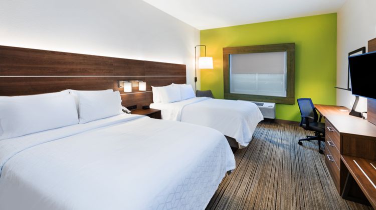 Holiday Inn Express Hotel & Suites Room