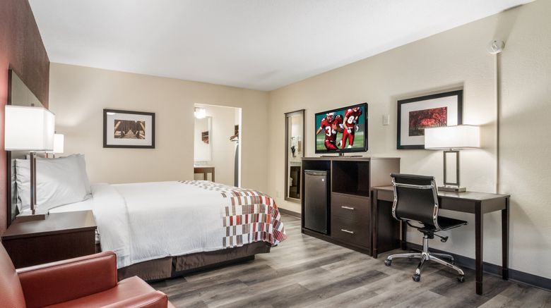 <b>Red Roof Inn Dandridge Room</b>. Images powered by <a href="https://www.leonardoworldwide.com/" title="Leonardo Worldwide" target="_blank">Leonardo</a>.