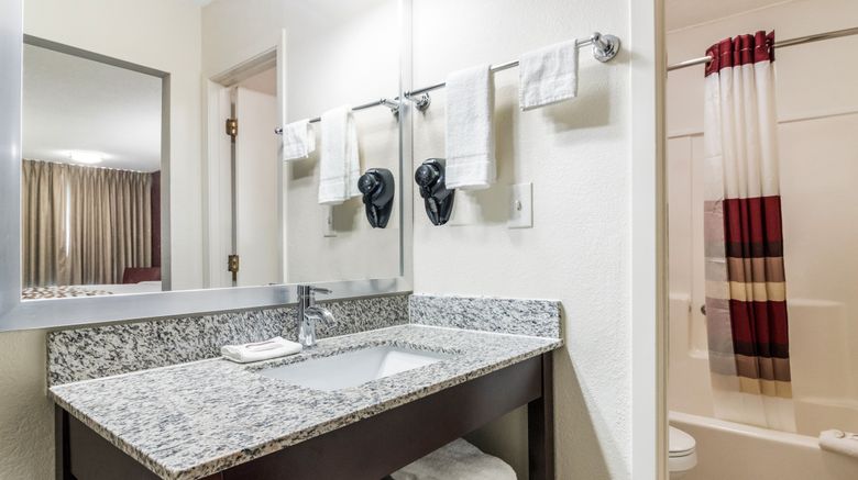 <b>Red Roof Inn Dandridge Room</b>. Images powered by <a href="https://www.leonardoworldwide.com/" title="Leonardo Worldwide" target="_blank">Leonardo</a>.