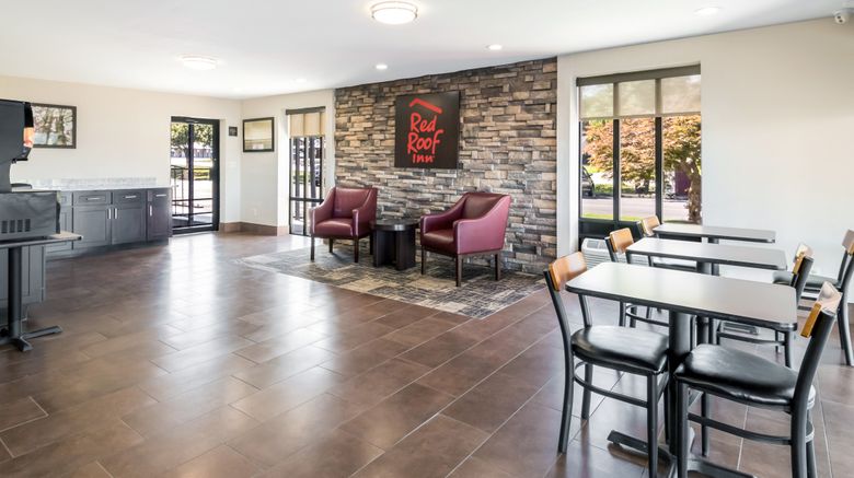 <b>Red Roof Inn Dandridge Lobby</b>. Images powered by <a href="https://www.leonardoworldwide.com/" title="Leonardo Worldwide" target="_blank">Leonardo</a>.