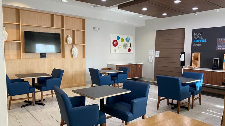Holiday Inn Express Eunice Lobby