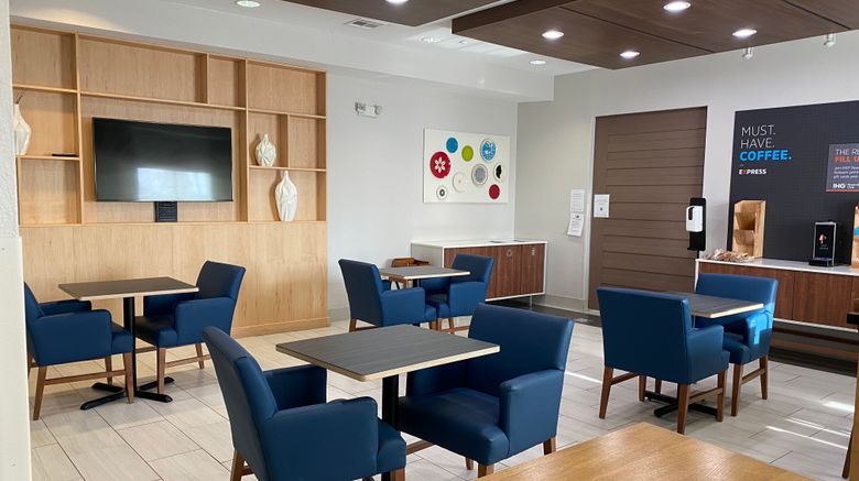 <b>Holiday Inn Express Eunice Lobby</b>. Images powered by <a href="https://www.leonardoworldwide.com/" title="Leonardo Worldwide" target="_blank">Leonardo</a>.