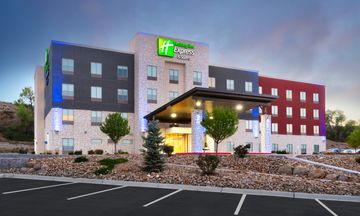 Holiday Inn Express & Suites Price