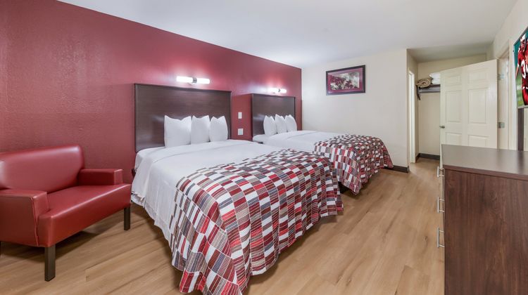 Red Roof Inn & Suites Denton Suite