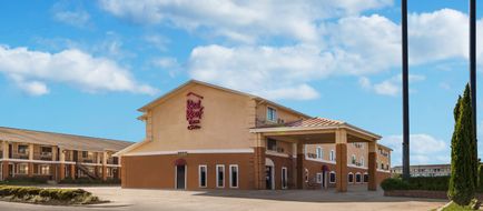 Red Roof Inn & Suites Denton Exterior
