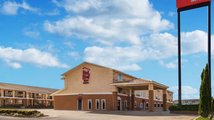 Red Roof Inn & Suites Denton Exterior
