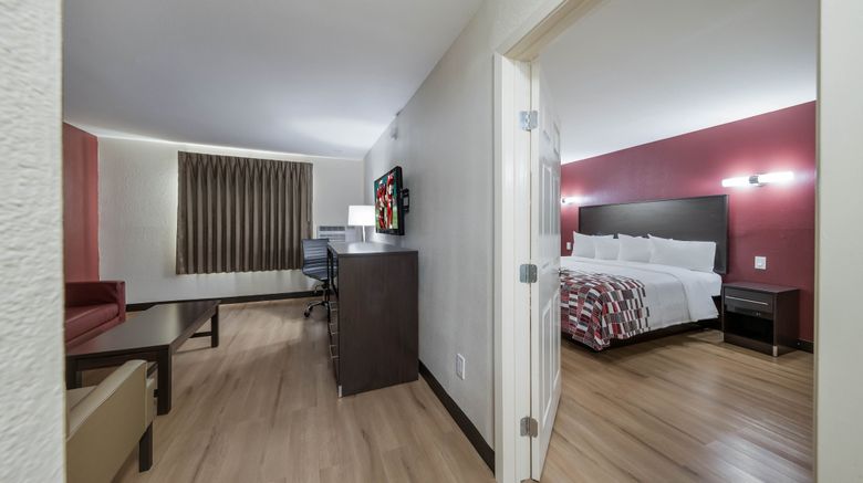 <b>Red Roof Inn & Suites Denton Suite</b>. Images powered by <a href="https://www.leonardoworldwide.com/" title="Leonardo Worldwide" target="_blank">Leonardo</a>.