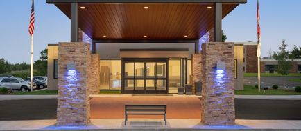 Holiday Inn  Express Plattsburgh Exterior