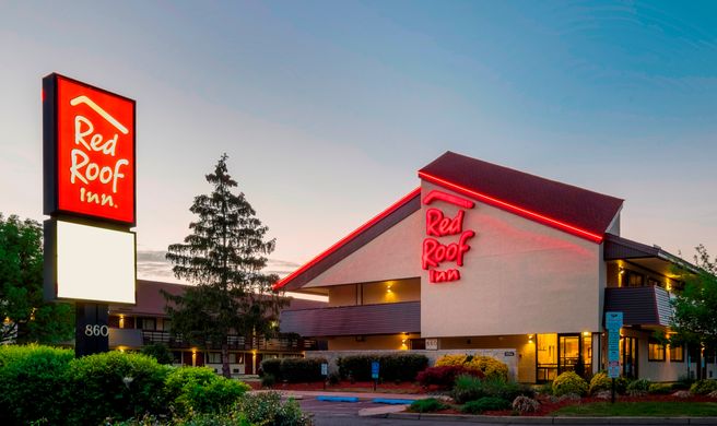 Red Roof Inn Edison Exterior