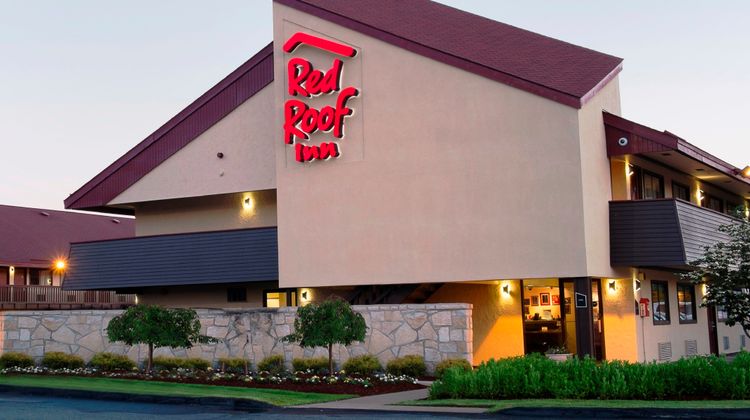 Red Roof Inn Edison Exterior