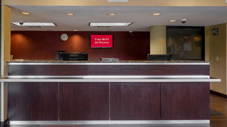 <b>Red Roof Inn Edison Lobby</b>. Images powered by <a href="https://www.leonardoworldwide.com/" title="Leonardo Worldwide" target="_blank">Leonardo</a>.