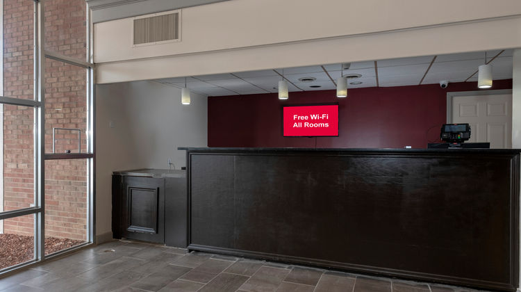 Red Roof Inn Marion, VA Lobby