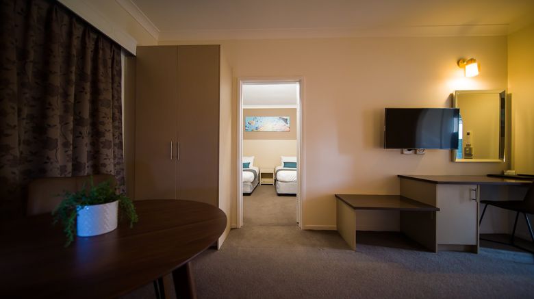 <b>Hamilton's Queanbeyan Motel Room</b>. Images powered by <a href="https://www.leonardoworldwide.com/" title="Leonardo Worldwide" target="_blank">Leonardo</a>.