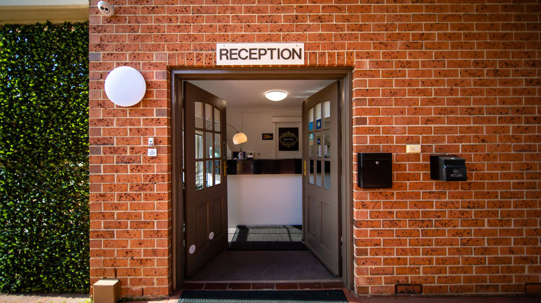 <b>Hamilton's Queanbeyan Motel Lobby</b>. Images powered by <a href="https://www.leonardoworldwide.com/" title="Leonardo Worldwide" target="_blank">Leonardo</a>.