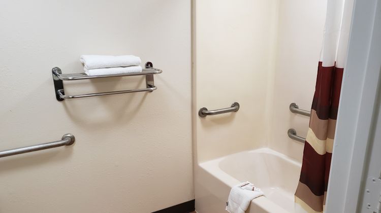 Red Roof Inn Moss Point Room