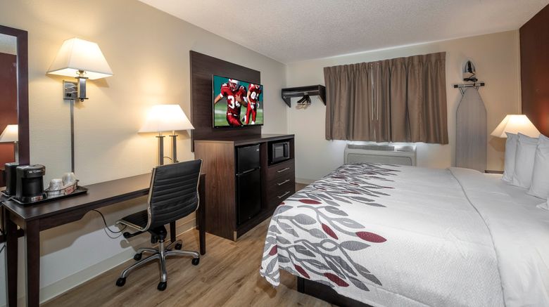<b>Red Roof Inn Greensburg Room</b>. Images powered by <a href="https://www.leonardoworldwide.com/" title="Leonardo Worldwide" target="_blank">Leonardo</a>.