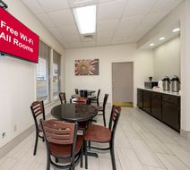 Red Roof Inn Bay Minette Lobby