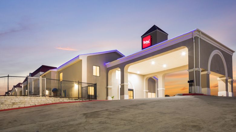<b>Red Roof Inn & Suites Austin East-Manor Exterior</b>. Images powered by <a href="https://www.leonardoworldwide.com/" title="Leonardo Worldwide" target="_blank">Leonardo</a>.