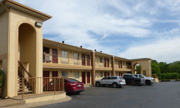Red Roof Inn Columbia, TN