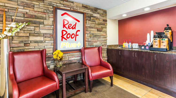 Red Roof PLUS+ Nashville North Lobby