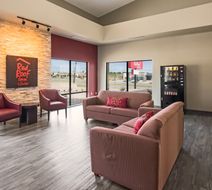 Red Roof Inn & Suites Austin East-Manor Lobby