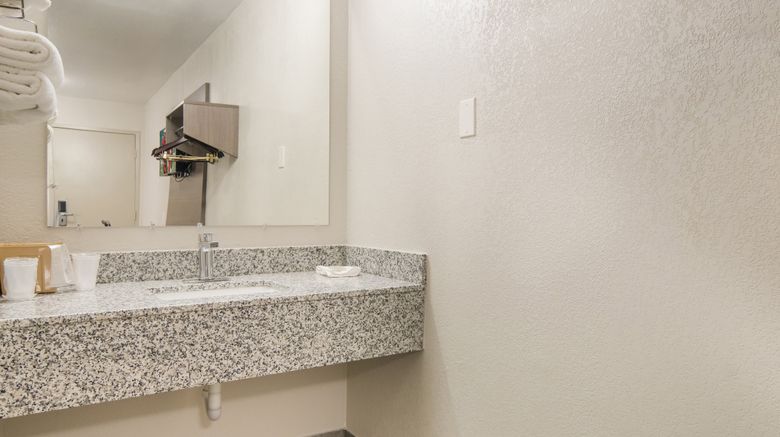 <b>Red Roof Inn Fort Worth South Room</b>. Images powered by <a href="https://www.leonardoworldwide.com/" title="Leonardo Worldwide" target="_blank">Leonardo</a>.